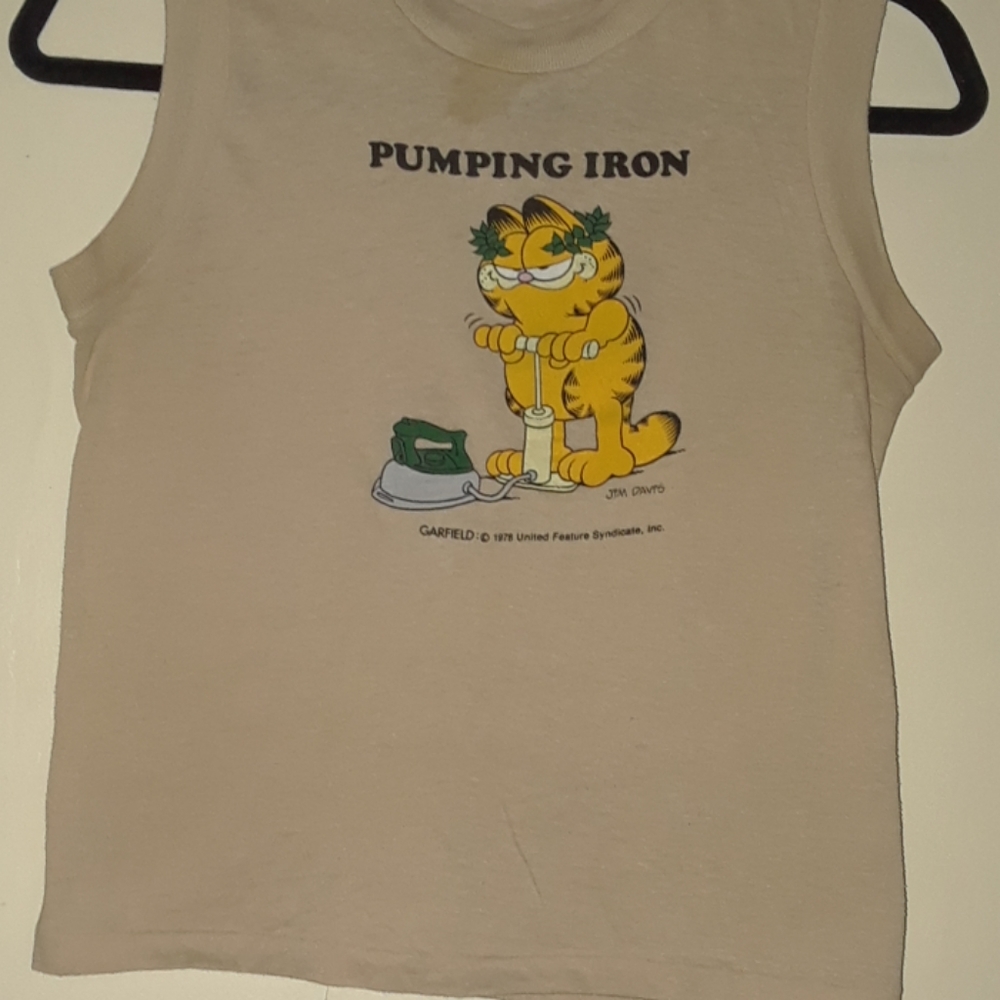 WOW Vtg Garfield muscle tee
